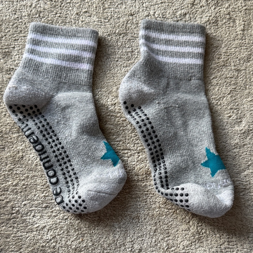 Sticky Be Socks Grey Turquoise Star Pilates Grip Socks
